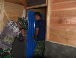 Rehab RTLH Program TMMD ke-124 Kodim 1002/HST Masuki Tahap Akhir, Pemasangan Pintu WC di Rumah Ardiansyah Dilakukan