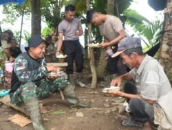 Ungkapan Syukur, Satgas TMMD dan Pemilik RTLH Gelar Doa Selamat
