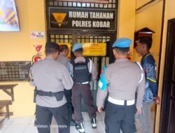 Pengecekan tahanan oleh petugas pijet jaga Sat Tahti dan SPKT Polres Kobar.
