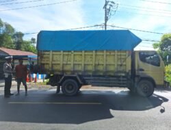 Tekan Pelanggaran, Satlantas Polres Kapuas Beri Teguran Simpatik ke Pelanggar Lalu Lintas