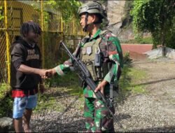 Jalin Hubungan Harmonis, Satgas Yonif 611/Awang Long Melaksanakan Komunikasi Sosial di Kampung Banti