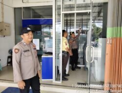 Piket Polsek Kapuas  Tengah laksanakan Patroli Rutin ke bank BRI unit Pujon.