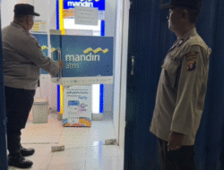 Polsek Sukamara Patroli Malam Hari di Area Perbankan untuk Pastikan Keamanan