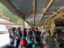 PATROLI POLWAN   Wujudkan Harkamtibmas, Polwan Ditsamapta Polda Kalteng Rutin Laksanakan Patroli Dialogis Sembari Berbagi.