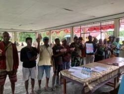 Satgas Pam, Obvitnas Yonif 611/Awang Long Memonitoring dan Mendukung Kegiatan Pembagian BLT di Kampung Nayaro