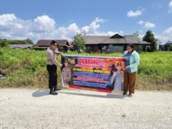 Piket Polsek sosialisasi imbauan larangan  karhutla kepada warga masyarakat.
