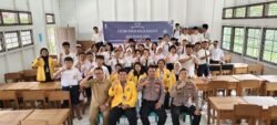 POLSEK KAPUAS TENGAH SOSIALISASI DAN PENYULUHAN TENTANG KENAKALAN REMAJA, PERUNDUNGAN/BULLYING DAN BAHAYA PENYALAHGUNAAN NARKOBA DI SMP NEGERI 1 KAPUAS TENGAH