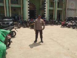 Polsek Telawang Lakukan Pengamanan Sholat Jum’at Di Masjid Nurul Hidayah Desa Sebabi