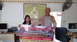Polisi Sosialisasi Larangan dan Sanksi Bagi Pelaku Kebakaran Hutan dan Lahan Di Desa Muara Bumban