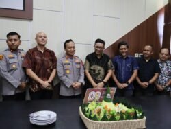 Solid Sinergi, Kapolres Barsel Beri Kejutan Untuk Kejaksaan Negeri Barsel rangka HUT Kejaksaan Republik Indonesia ke-80 Tahun