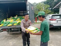 Polres Murung Raya Salurkan Beras SPHP Secara Door to Door