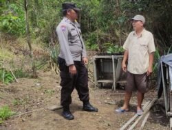 Polsek Kapuas Tengah Melaksanakan Pengecekan Pekarangan Hewan warga Desa Jangkang