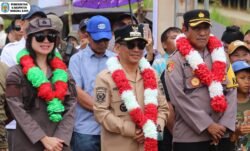 Kapolres Murung Raya Hadiri Peresmian Listrik Desa di Desa Hingan Tokung