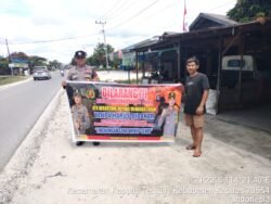 Piket Polsek kapuas tengah rutin imbauan larangan  karhutla kepada masyarakat.