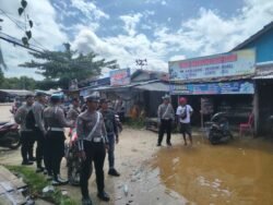 Patroli Di Beberapa Titik Lokasi Banjir, Polres Murung Raya: Masyarakat Diharapkan Waspada