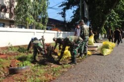 Bakti Teritorial Prima Personel Serta Persit Kodim 1009/Tla Bersihkan Pasar Tapandang Berseri