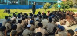 Babinsa Koramil 1002-04/Labuan Amas Selatan Bina Pramuka di SMP Negeri 9 Barabai