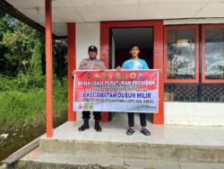 Personel Polsek Dusun Hilir Gencar Sampaikan Terkait Larangan Pungli Dengan Warga Masyarakat