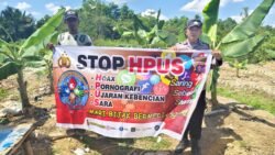 Antisipasi Penyebaran Berita Hoax, Polsek Kapuas Barat  Melakukan Sosialisasi Hapus dengan media spanduk
