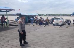Antisipasi Aksi Gangguan Kamtibmas, Polsek Kapuas Barat Lakukan Patroli Di Feri Penyebrangan