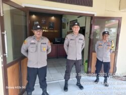 Guna Mencegah Terjadinya Gangguan Kamtibmas Terhadap Personil Dan Markas Komando (Mako), Personil Polsek Kapuas Barat Lakukan Siap Siaga Mako