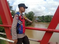 Antisipasi Perubahan Debit Air: Polsek Manuhing Gunung Mas Siap Hadapi Potensi Banjir