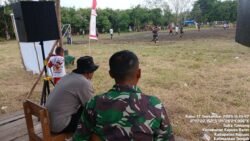 Pengamanan Kegiatan Sepak Bola Mini Soocer Dilaksanakan Personel Polsek Kapuas Barat di Desa Saka Tamiang