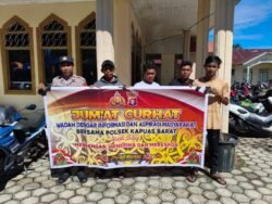 Jum’at Curhat, Polsek Kapuas Barat Laksanakan Di Kelurahan Mandomai