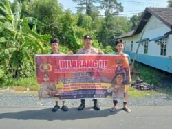 Upaya Mencegah Terjadinya Kebakaran Hutan, Polsek Kapuas Barat Lakukan Sambang Langsung Ke Masyarakat Guna Sosialisasi Karhutla