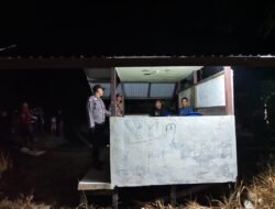 Patroli K2YD Pada Malam Hari, Polsek Kapuas Barat Ajak Masyarakat Laksanakan Siskamling Guna Ciptakan Situasi Kamtibmas Yang Kondusif