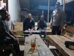 ANGGOTA POLSEK PULAU PETAK LAKSANAKAN PATROLI MALAM, GUNA MEWUJUDKAN KAMTIBMAS KONDUSIF DI WILAYAH KECAMATAN PULAU PETAK
