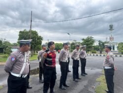 Pagi Penuh Pelayanan: Satlantas Polres Seruyan Atur Arus Lalin, Jamin Kelancaran Aktivitas Warga Kuala Pembuang