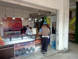SELALU RUTIN PATROLI PASAR, POLSEK SERUYAN HILIR SAMPAIKAN PESAN KAMTIBMAS KE PEDAGANG