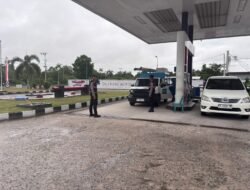 Pastikan Keamanan, Personil Samapta Sambangi SPBU Sukamara