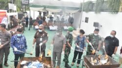 Sinergi Penegakan Hukum: Kejari HST Musnahkan Ribuan Barang Bukti Disaksikan Dandim dan Bupati
