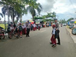Satlantas Polres Seruyan Amankan Arus Lalu Lintas Saat Jam Pulang Sekolah