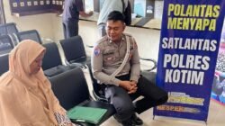 Ajak  masyarakat Taat pajak Satlantas Polres Kotim laksanakan Polantas Menyapa di Samsat.