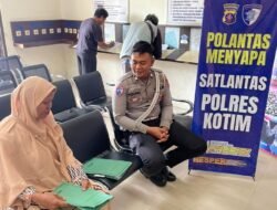 Ajak  masyarakat Taat pajak Satlantas Polres Kotim laksanakan Polantas Menyapa di Samsat.