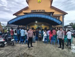 PASTIKAN KENYAMANAN DAN KEAMANAN JEMAAT KRISTIANI DALAM BERIBADAH MEMPERINGATI TUTUP TAHUN DAN PERJAMUAN KUDUS, KAPOLSEK KAPUAS TENGAH TURUNKAN PERSONEL PADA SETIAP GEREJA DI KECAMATAN KAPUAS TENGAH DAN PASAK TALAWANG