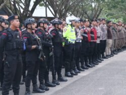 Gelar Apel Pengamanan Malam Tahun Baru 2026, Polres Murung Raya Siagakan Ratusan Personel Di Lapangan
