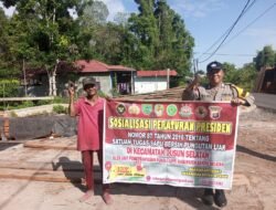 Personel Polsek Dusel Gencar Sosialisasikan Terkait Larangan Pungli Dengan Warga