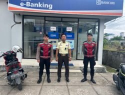 Jaga Kamtibmas Tetap Aman, Personel Satsamapta Polres Barsel Patroli Obvit Bank