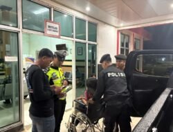 Respon Cepat Polres Murung Raya Evakuasi Korban Laka Lantas ke RSUD Puruk Cahu