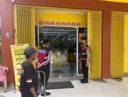 Satsamapta Patroli Sambang Pusat Perbelanjaan MR. DIY Kota Puruk Cahu