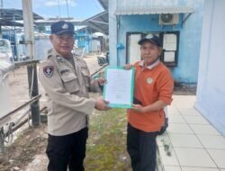 Personel Polsek Dusun Selatan Terus Melakukan Sosialisasi Larangan Karhutla Dengan Warga