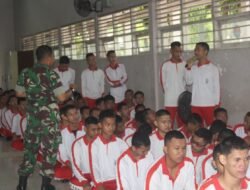 Bentuk Karakter Pelajar yang Tangguh, Personel Kodim 1009/Tanah Laut Berikan Wawasan Kebangsaan Dan Latihan PBB