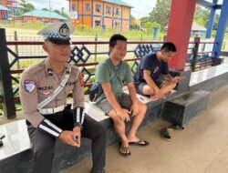 Polantas Menyapa Masyarakat Di Dermaga Putir Sikan, Satlantas Polres Murung Raya Edukasi Tertib Berlalu Lintas Jelang Ops Keselamatan 2026