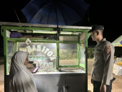 Personel Polsek Permata Kecubung Lakukan Patroli Dialogis dan Sampaikan Pesan Kamtibmas