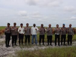 Kapolres Sukamara Kunjungi Peternakan PT. PNAK, Dorong Pembelajaran Budidaya Pakan Ternak