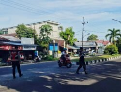 Polisi Hadir Pastikan Arus Lalu Lintas Aman dan Lancar